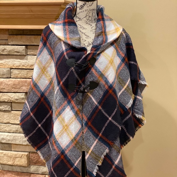 Francesca's Collections Sweaters - Francescas Plaid Toggle Kimono